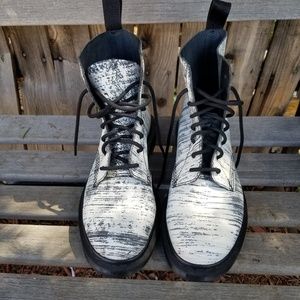 Dr.mertens  boots size 8.5